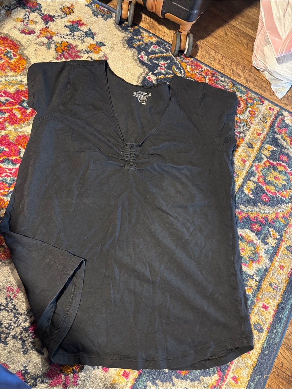 Old Navy Black V-Neck Short Sleeve Top with Ruched Front
